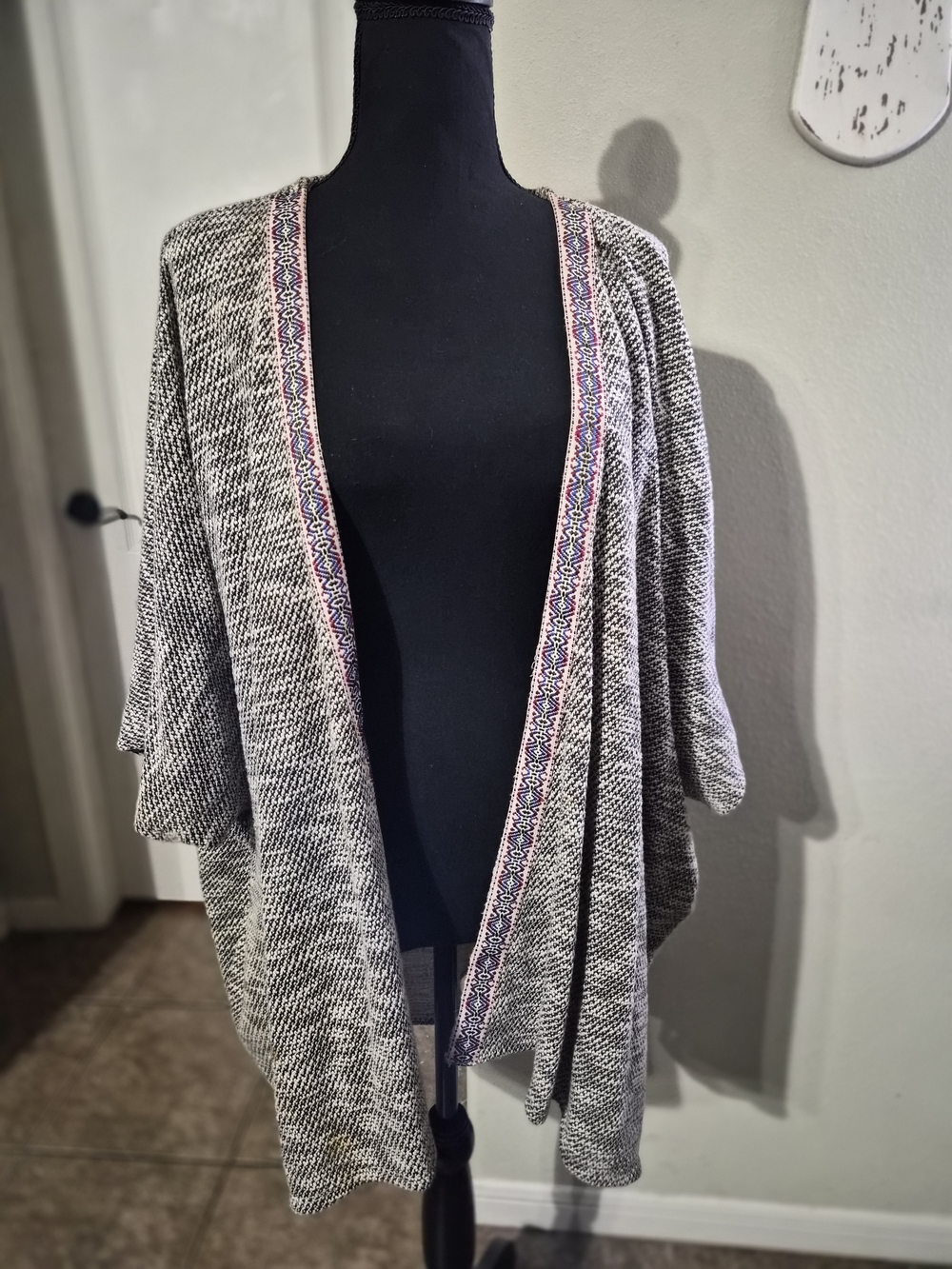 bobeau Black & White Marled Open-Front Cardigan with Embroidered Trim